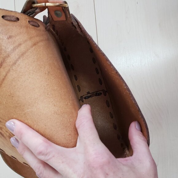 Vintage Hand Tooled Genuine Leather Purse Flower Design Caramel Colour C… - Picture 7 of 12